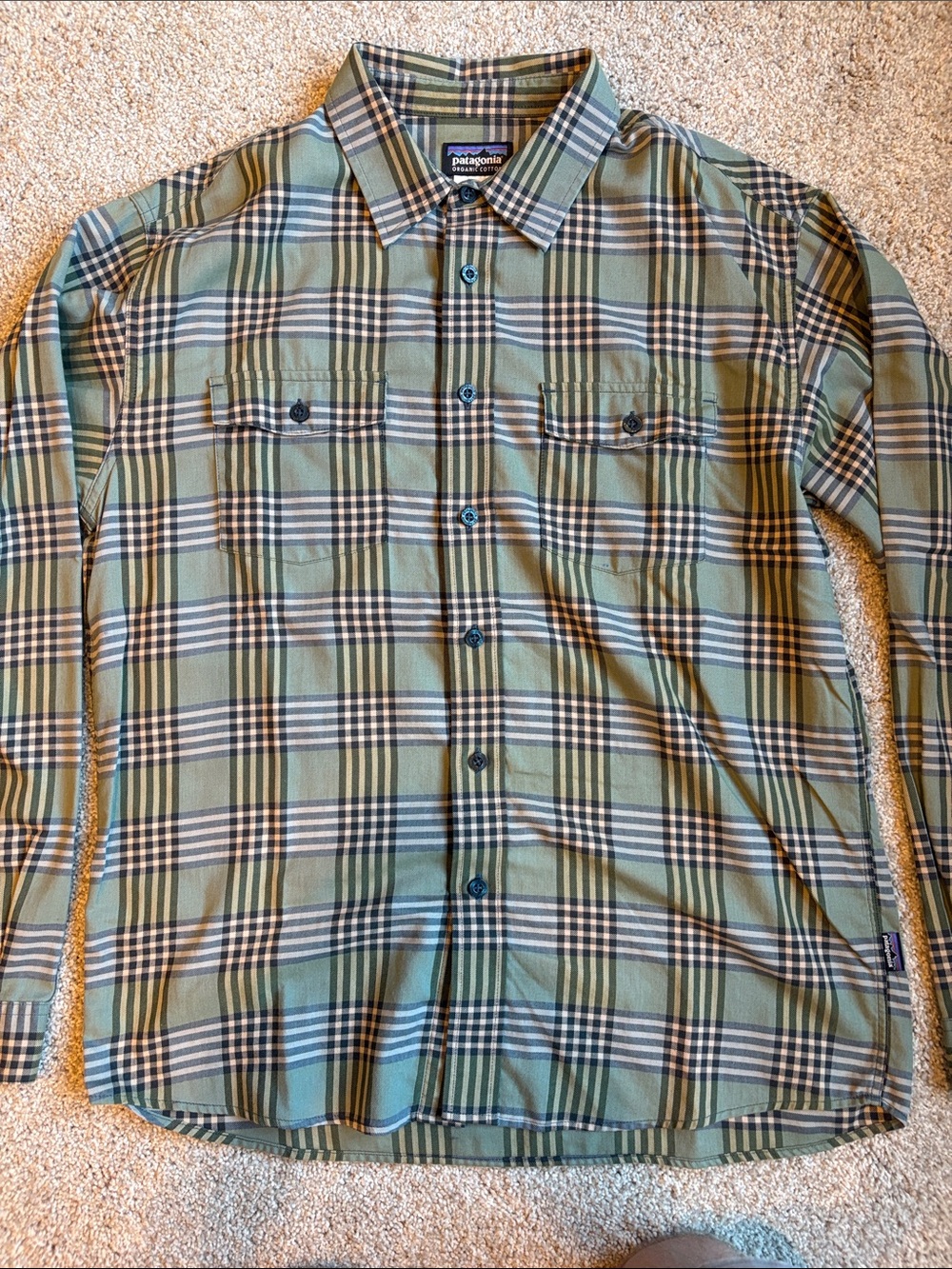 Patagonia Organic Cotton Plaid Button Up Shirt Men’s Medium